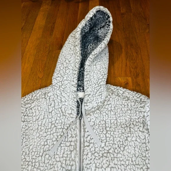 Thread & Supply Sherpa Full Zip Hoodie Jacket – Women’s Large – Ivory / Gray - Picture 2 of 7